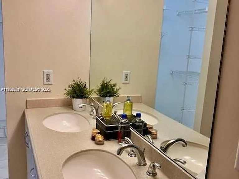 3910 Inverrary Blvd #304-B — Photo 11