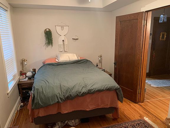 5th image of 4523 N Troy St #1