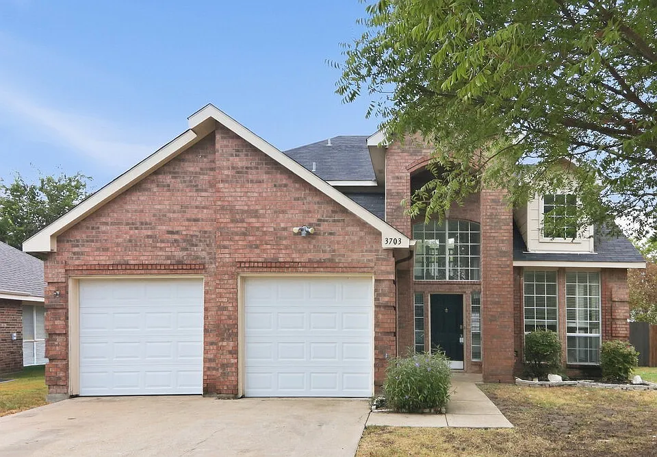 3703 Sycamore Ln