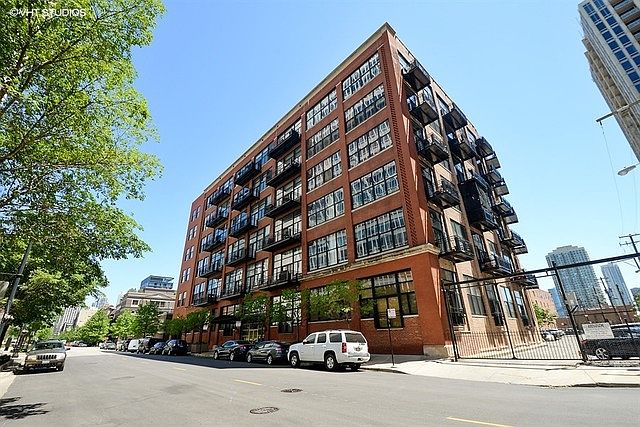 1st image of 525 W Superior St APT 423