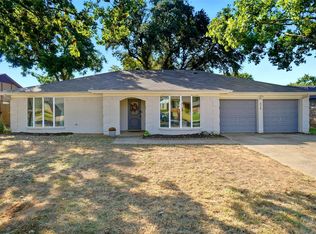 628 Huntwich Dr, Bedford, TX 76021