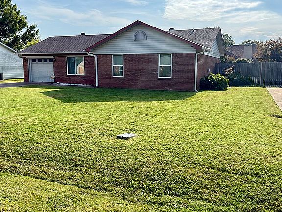 2nd image of 1209 Privett Park Dr