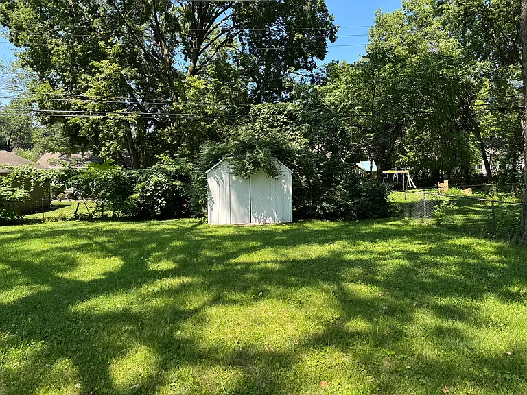 8542 Grandview Ave — Photo 11
