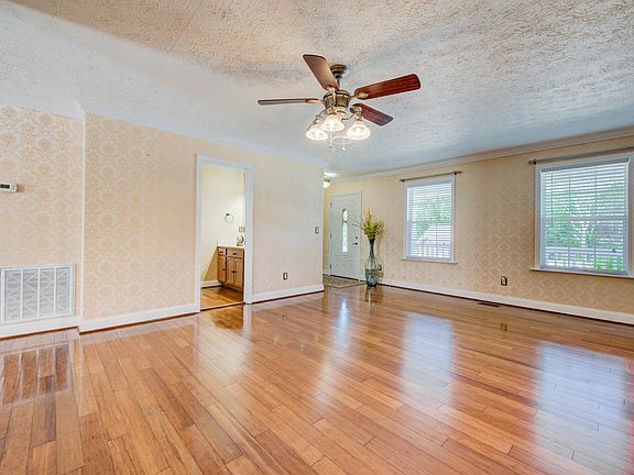 5th image of 6701 Casa Bella Dr