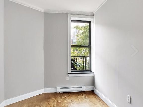 4th image of 438 W 52nd St #C7