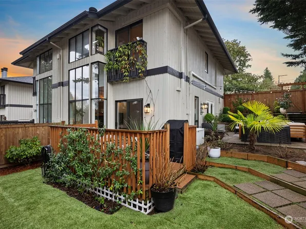 10 18th Avenue #A, Kirkland, WA 98033