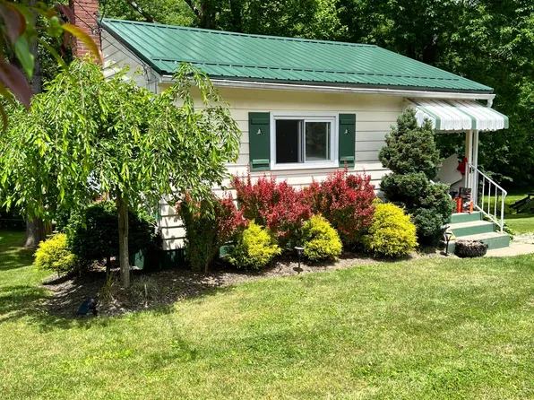 815 Soap Hollow Rd, Hollsopple, PA 15935