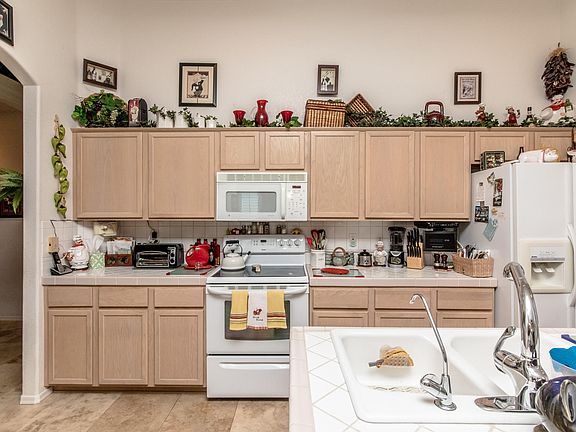 4th image of 3752 Cherry Tree Blvd