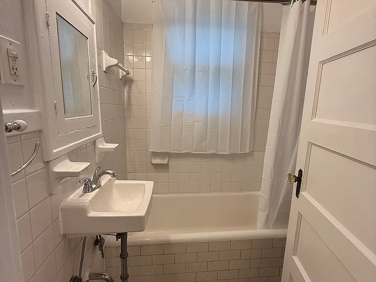 653 Wedgewood Ave #A — Photo 16