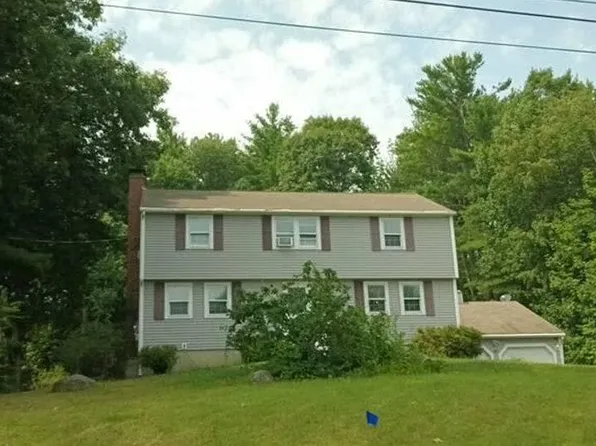 46 Labrador Dr, Rochester, NH 03867