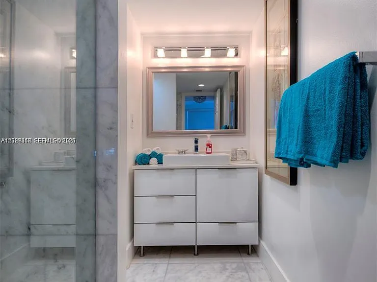 2555 Collins Ave #1400 — Photo 14