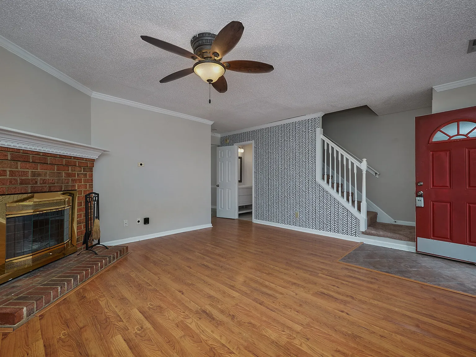 117 Kingsbridge Lane - 1 — Photo 4