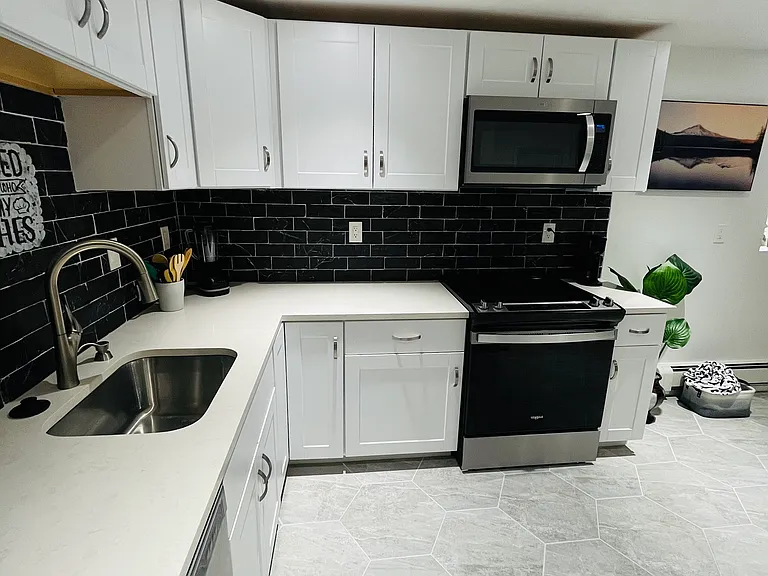 76 S Main St #F — Photo 10