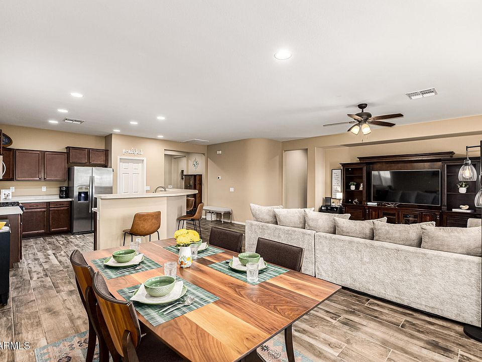 1st image of 3909 N PRESIDIO Drive