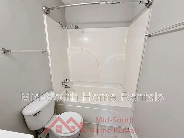 4505 Villagreen Dr — Photo 18