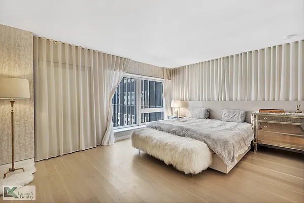 Rented by Lucas X Realty LLC | media 33