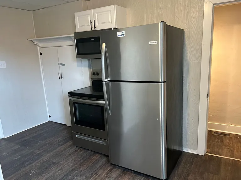 118 S Main St — Photo 18