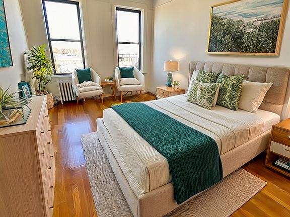 2nd image of 2563 42nd St APT 4