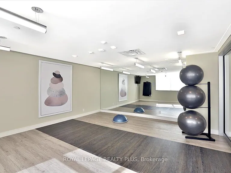 1575 Lakeshore Rd W #117 — Photo 37