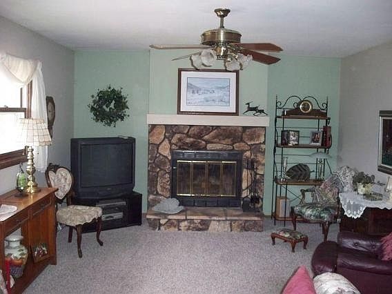4th image of W224N2844 Stonewood Ct