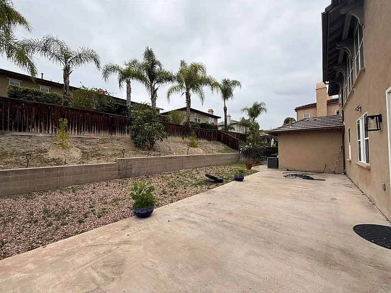 1472 Canoe Creek Way — Photo 34