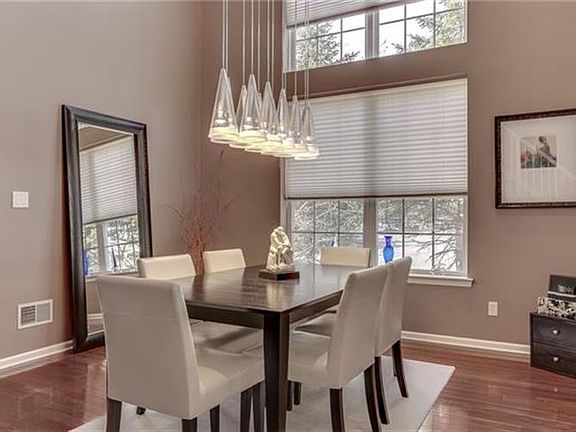 5th image of 225 Woodlands Dr