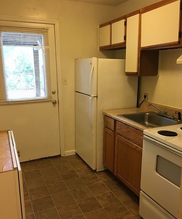 2nd image of 1200 E Bolton St APT E