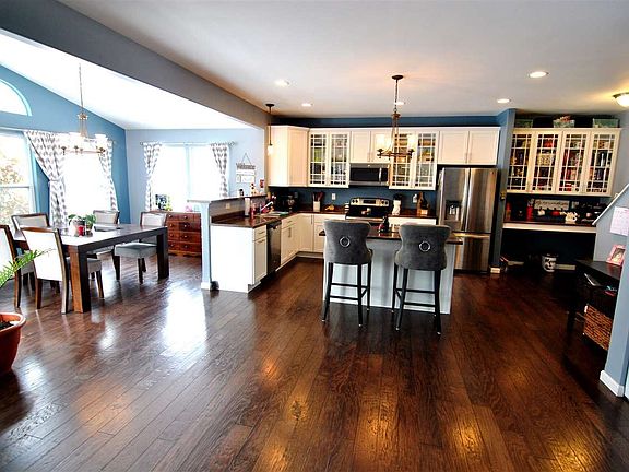 2nd image of 294 Veneto Dr