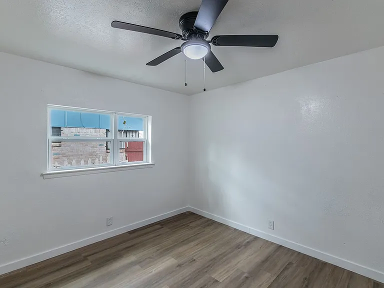 7516 Olusta Dr — Photo 22