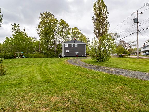 4th image of 387 Brookside Rd