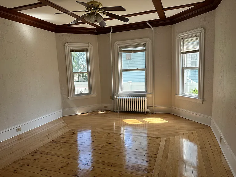 25-27 French Ave #1 — Photo 2