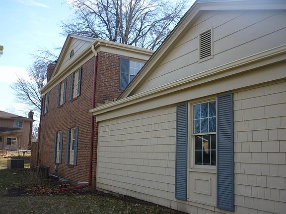 2-story brick colonial that leads to common area. Extra large 2 car attached garage