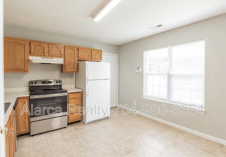 6532 David Ave — Photo 2