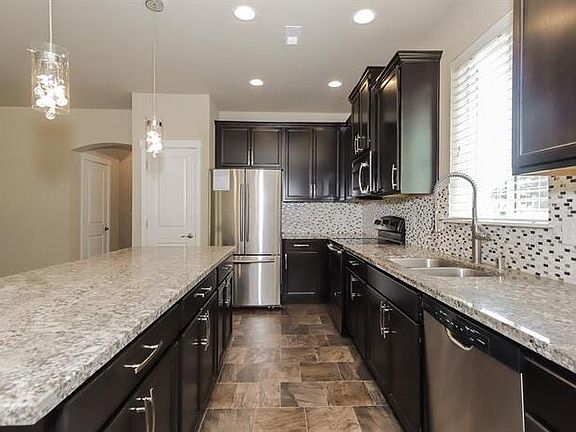 3rd image of 12122 61st Avenue Ct