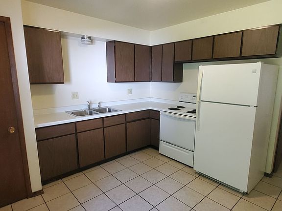 3rd image of 3318 Fairfax St