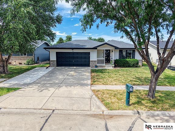 3rd image of 1541 SW Lacey Ln