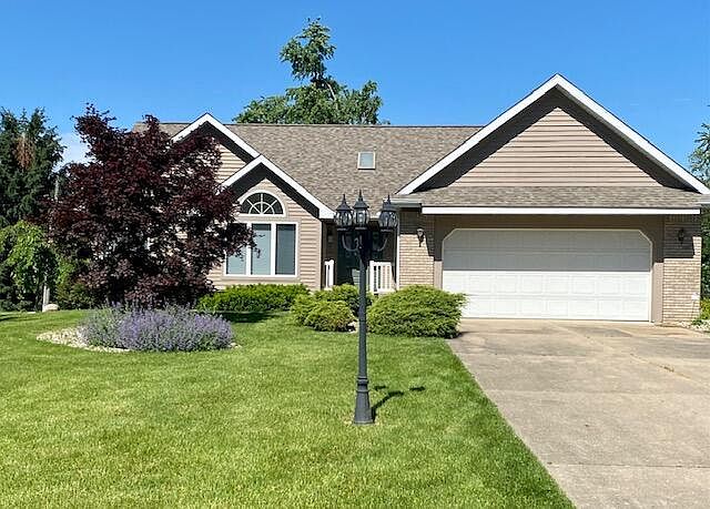 1st image of 808 Friar Tuck Dr