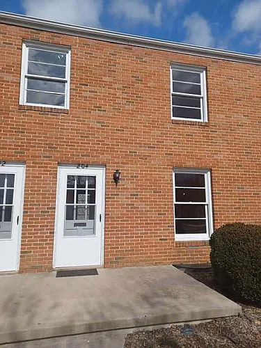 204 E Whitlock Ave #1 Photo 1