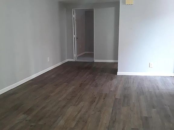 5th image of 5820 Woodcrest Ave APT 1