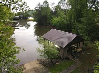 500 Candy Creek Private Dr, Blountville, TN 37617