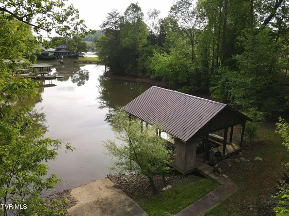 500 Candy Creek Private Dr, Blountville, TN 37617