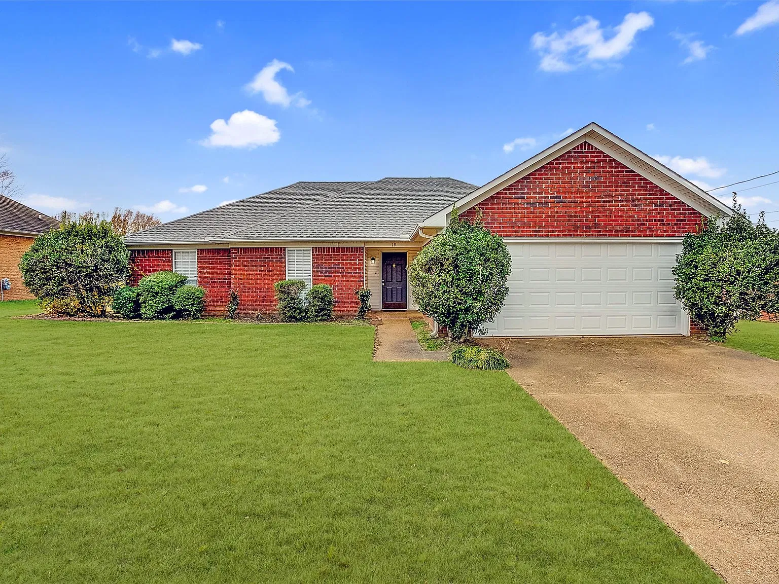 19 Pickens Cv — Photo 1