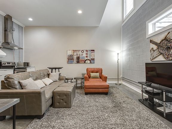 3rd image of 1066C 2nd Ave S #C