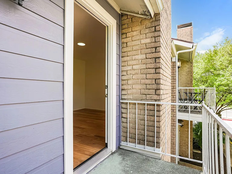 810 Banister Ln #806 — Photo 13