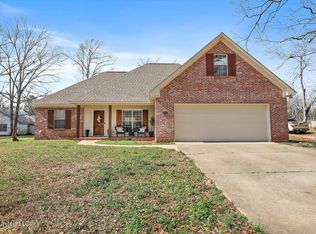 405 McKay Ave, Pelahatchie, MS 39145