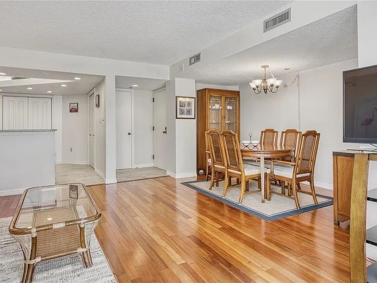 690 Island Way #307 — Photo 15