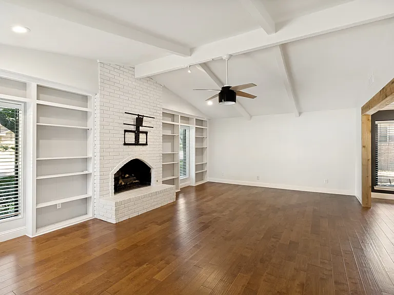 6840 Roundrock Rd — Photo 11