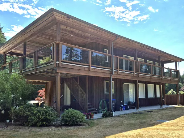 5301 Stamford Pl, Sechelt, BC V7Z 0C2