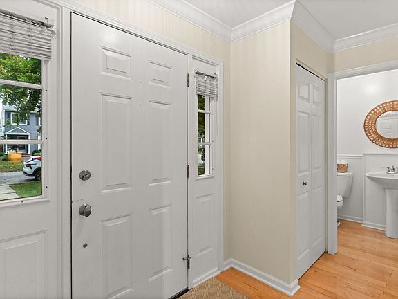 4th image of 920 Britta Ln