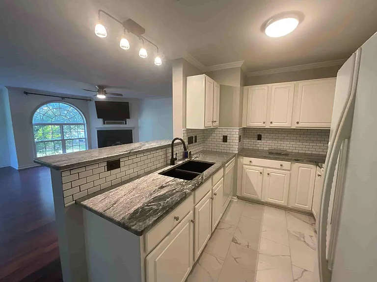 421 Ivy Glen Dr — Photo 12